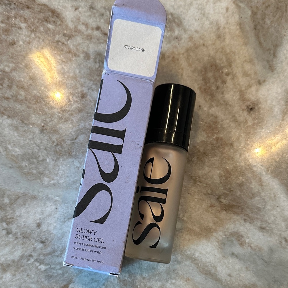 Saie Radiant Glow Primer in Starglow